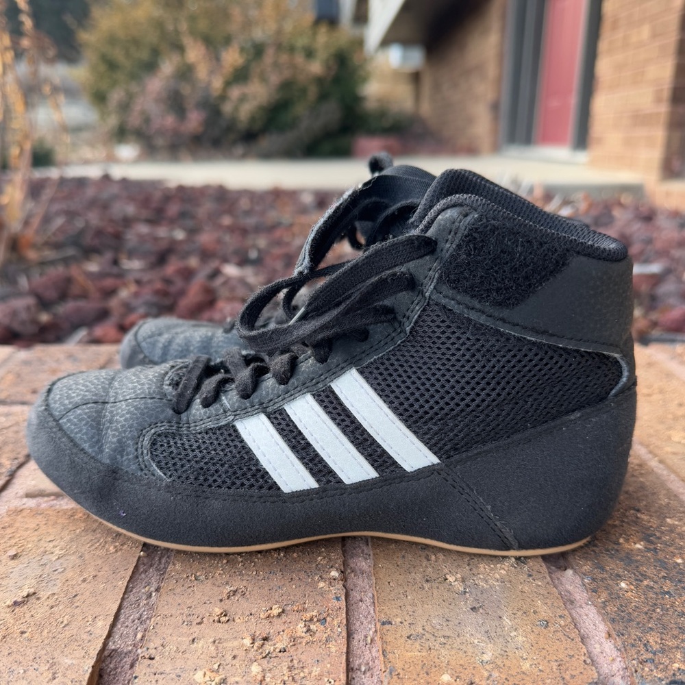 Adidas wrestling shoes size 1